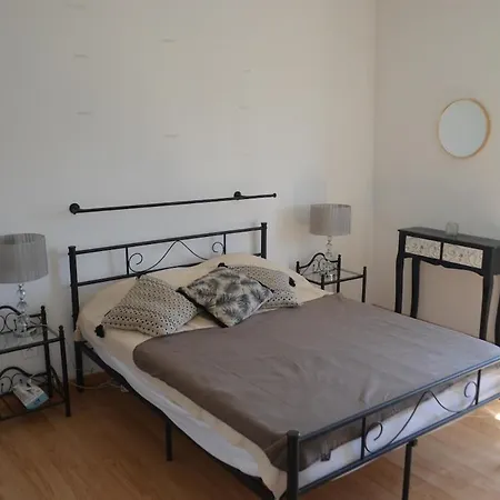 La Maison De Pierre Manses